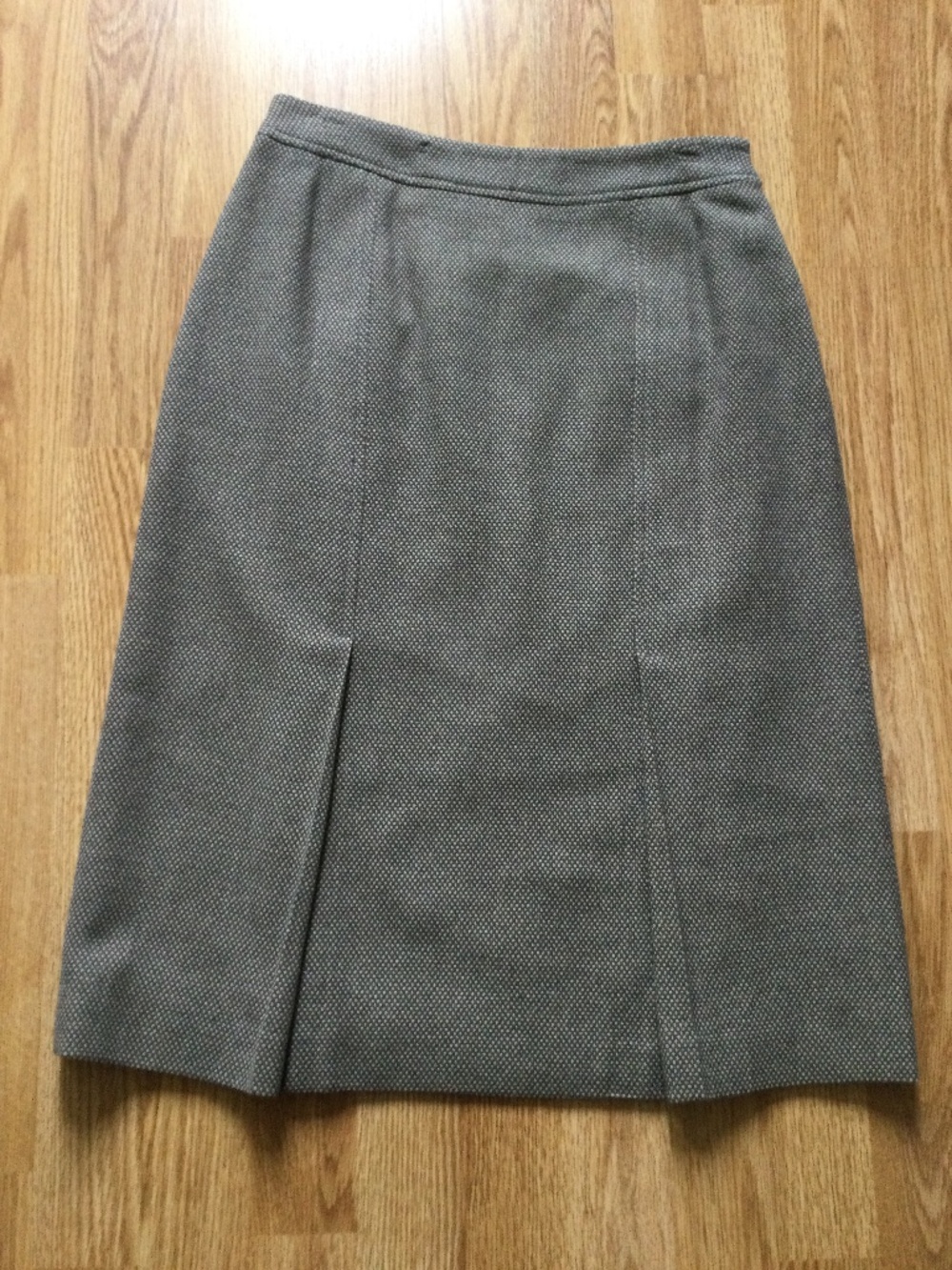 Vintage Pendleton Petite Knee Length Virgin Wool Skirt 4 Pleats Gray Tan Check
